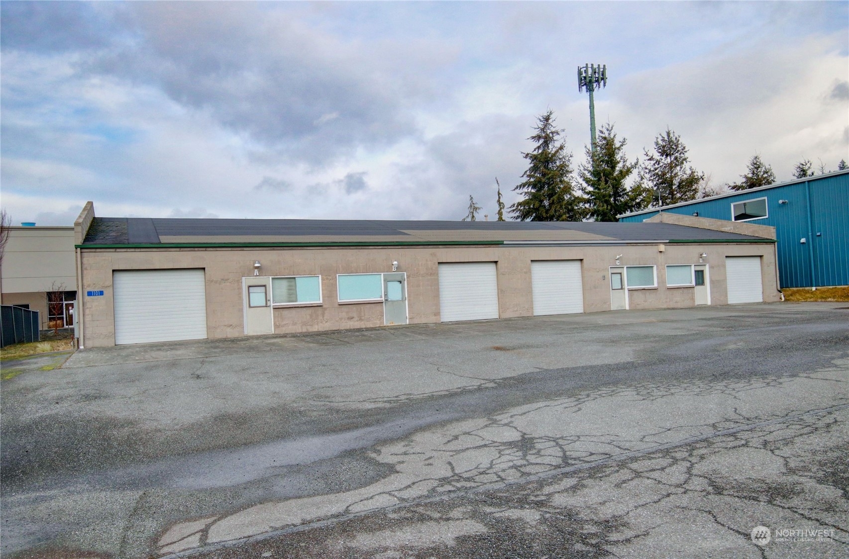1101 Dale Lane Property Photo 1