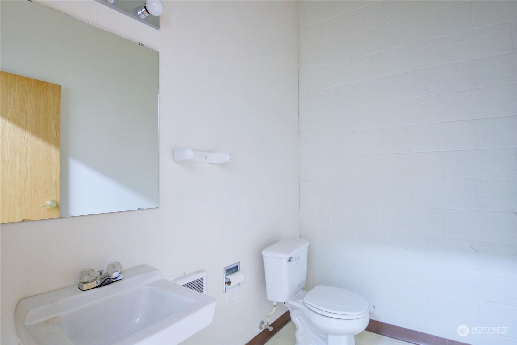 1101 Dale Lane Property Photo 11