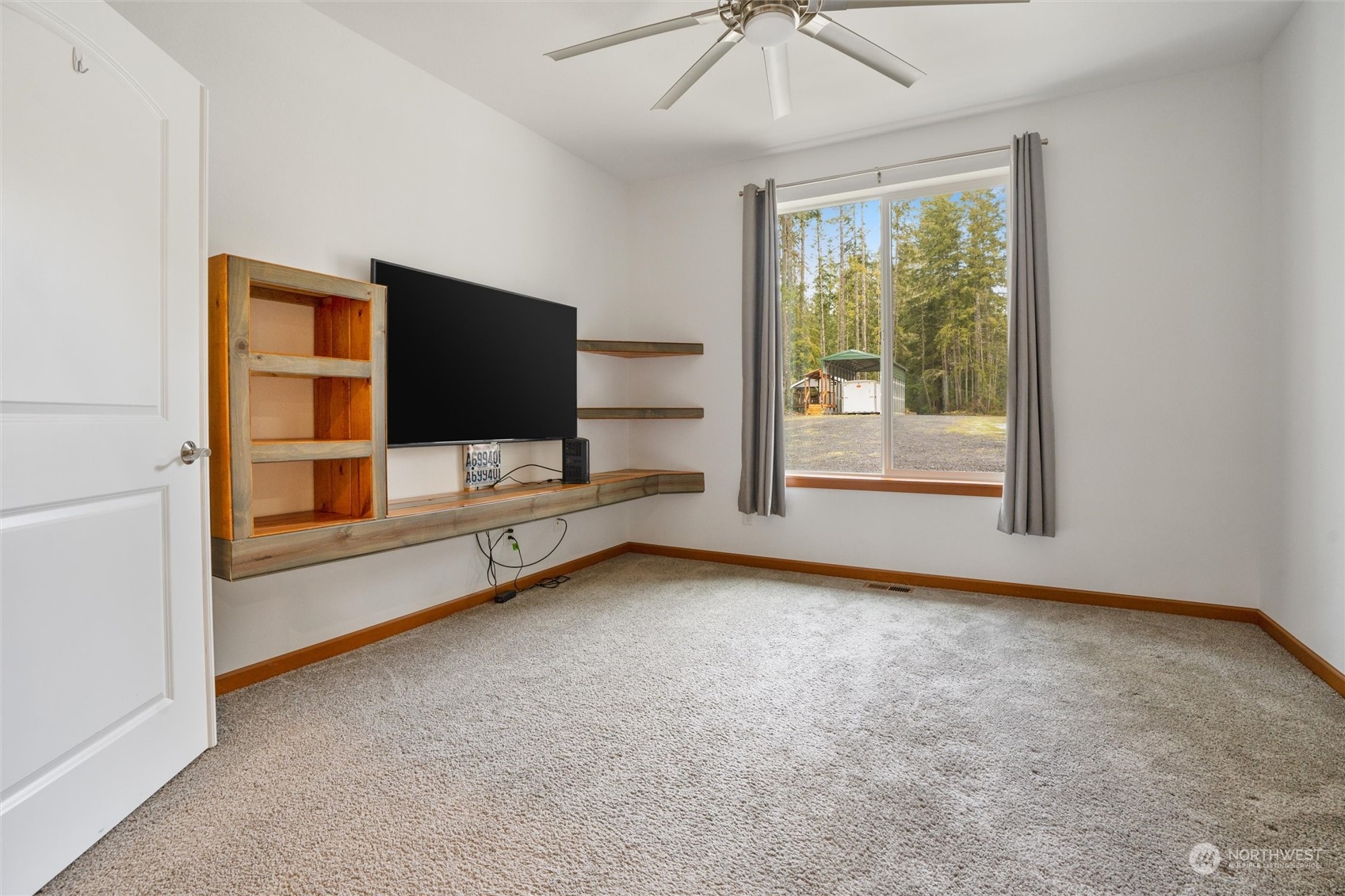 180 Ne Mountain View Drive Property Photo 15