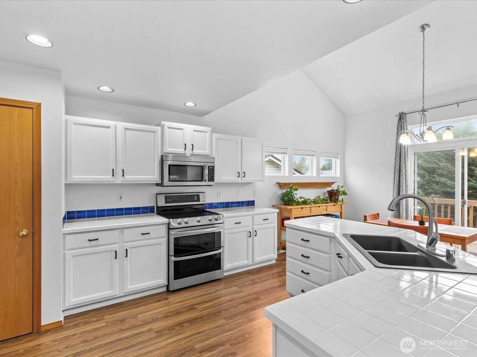 14320 53rd Avenue Property Photo 14