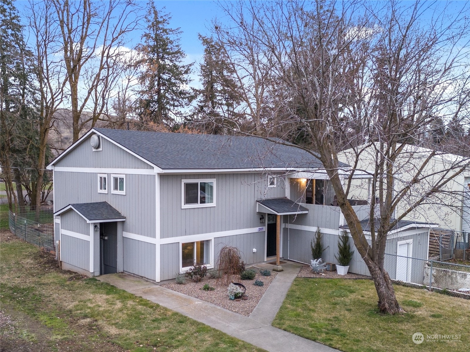 207 Harmon Street Property Photo