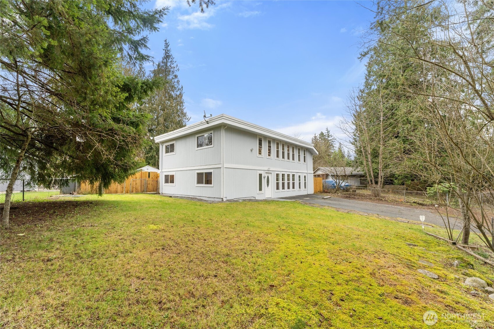 1813 113th Drive Property Photo 2