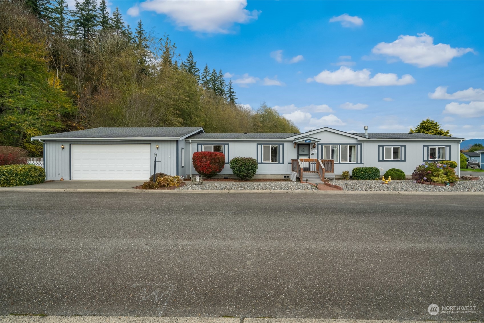 1033 Courtney Lane Property Photo