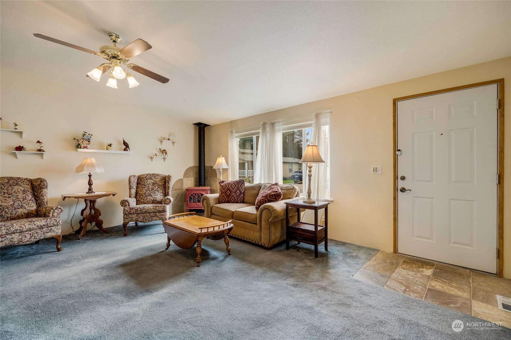 1033 Courtney Lane Property Photo 6
