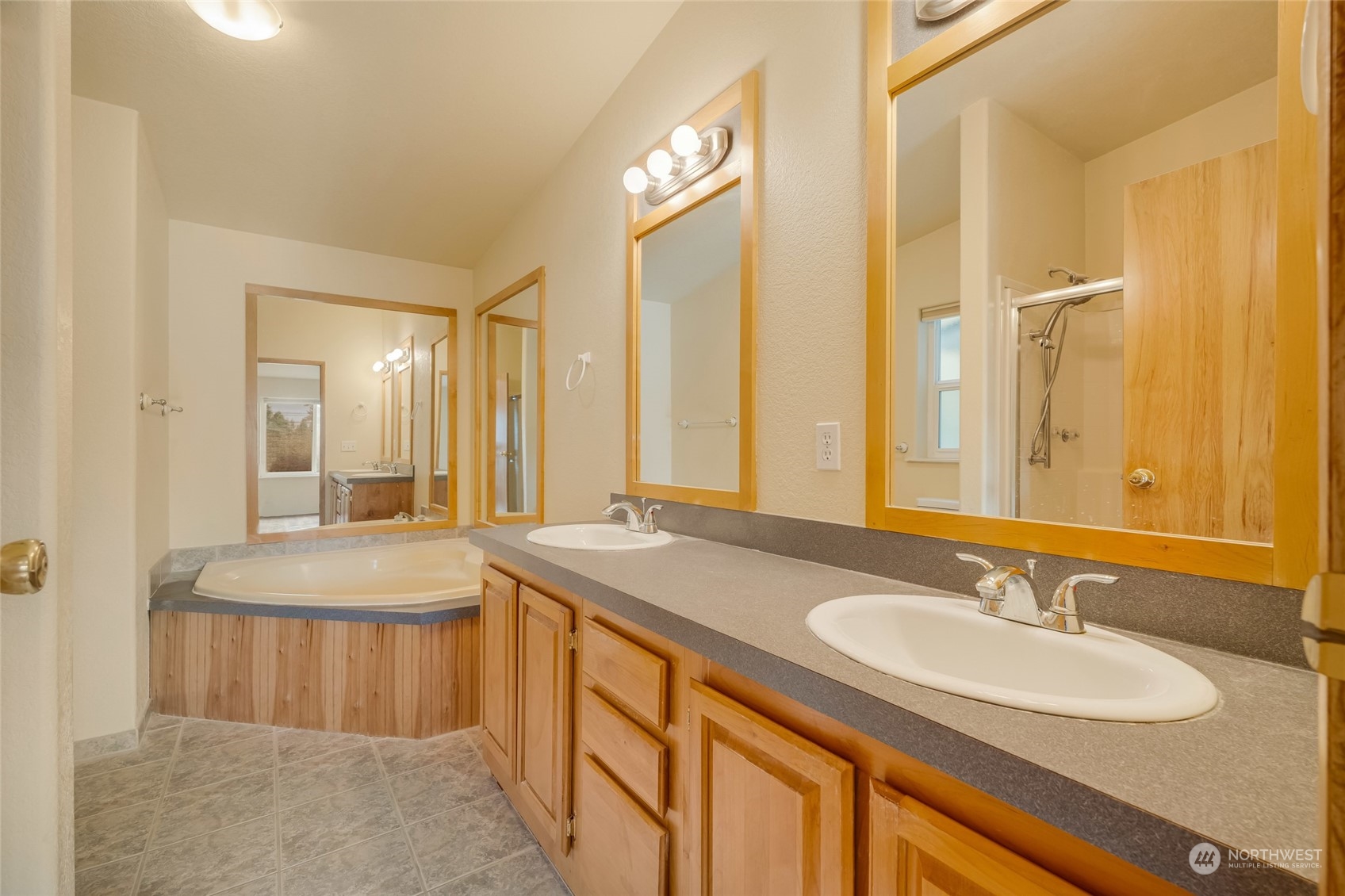 1033 Courtney Lane Property Photo 15
