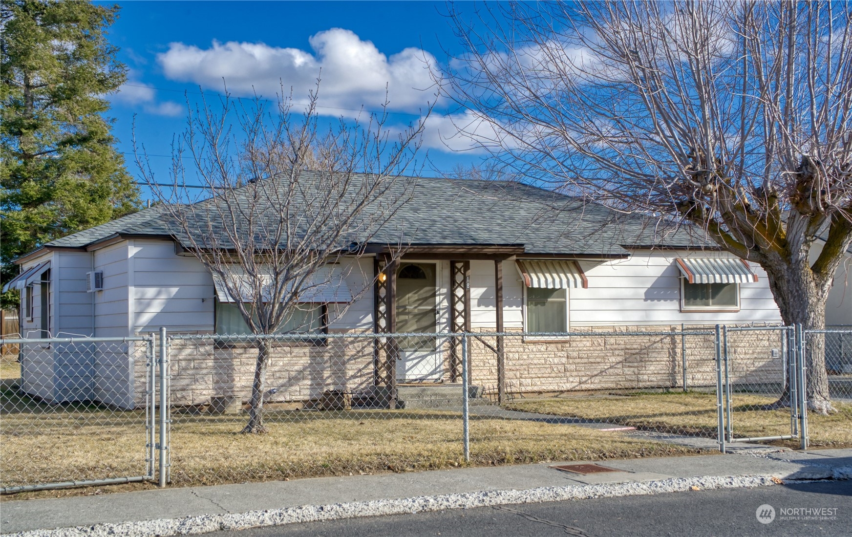 18 Ne H Street Property Photo