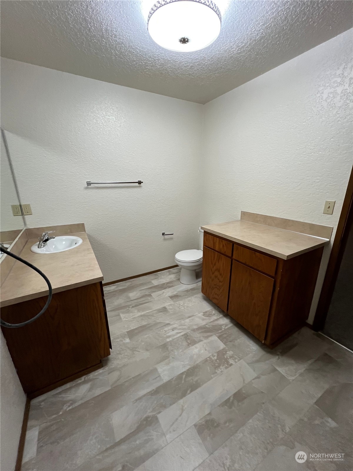252 Elm Street B Property Photo 11