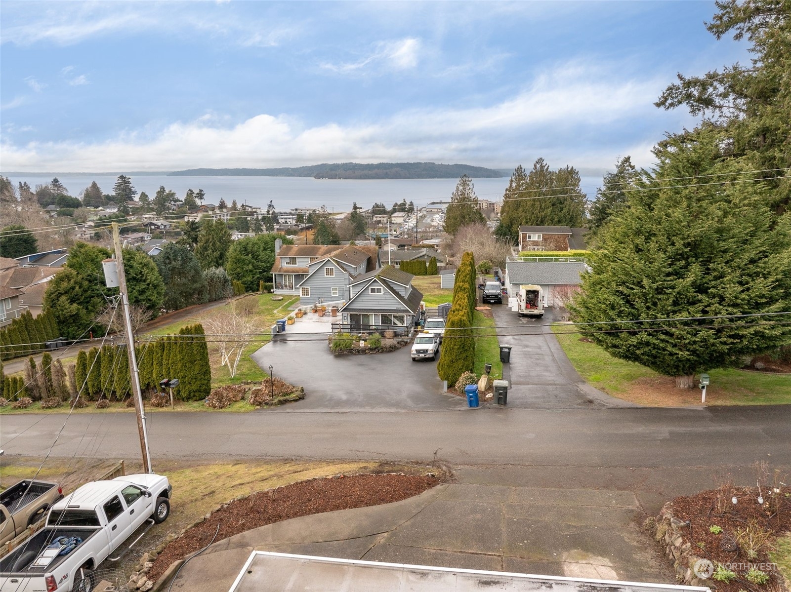 1205 S 228th Street Property Photo 2