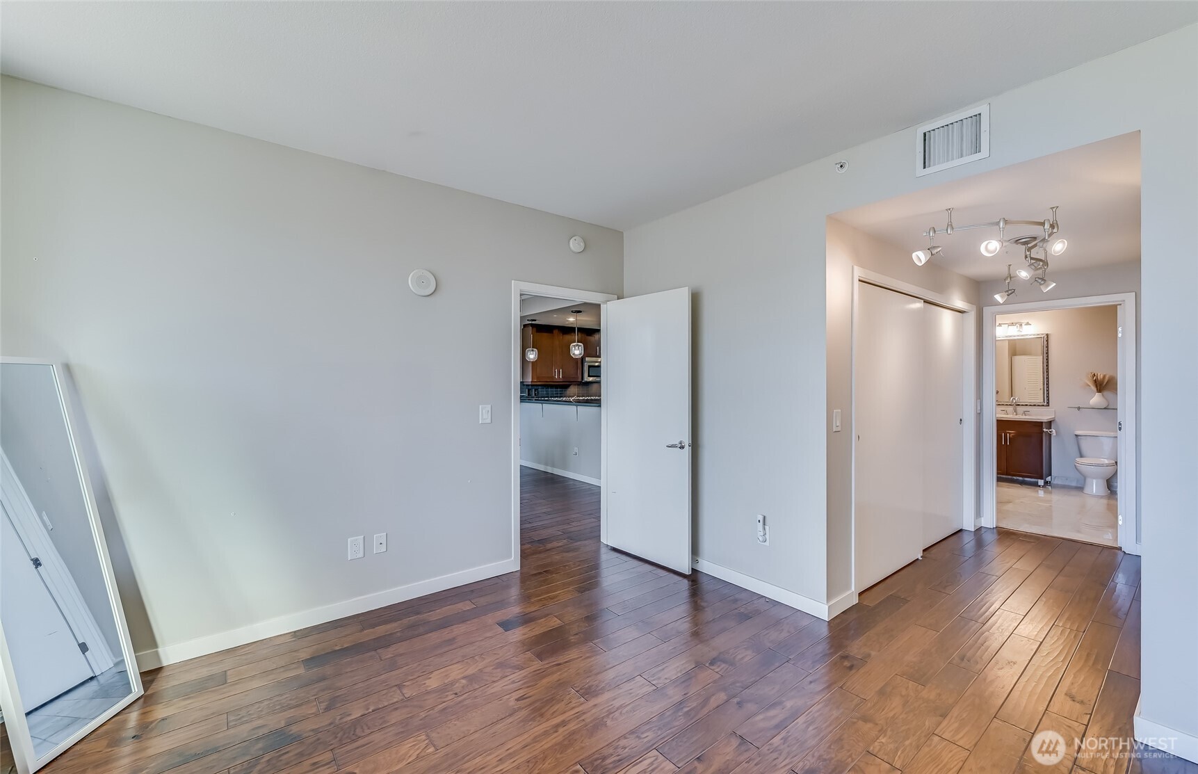1515 Dock Street 906 Property Photo 16