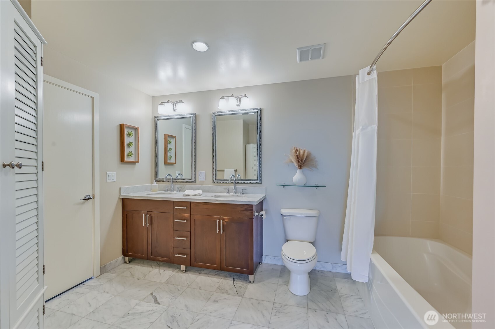 1515 Dock Street 906 Property Photo 21