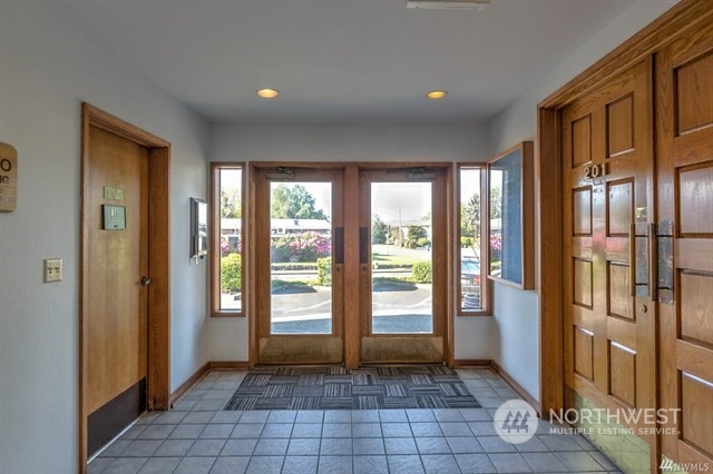 520 E Whidbey Avenue 205 Property Photo 2