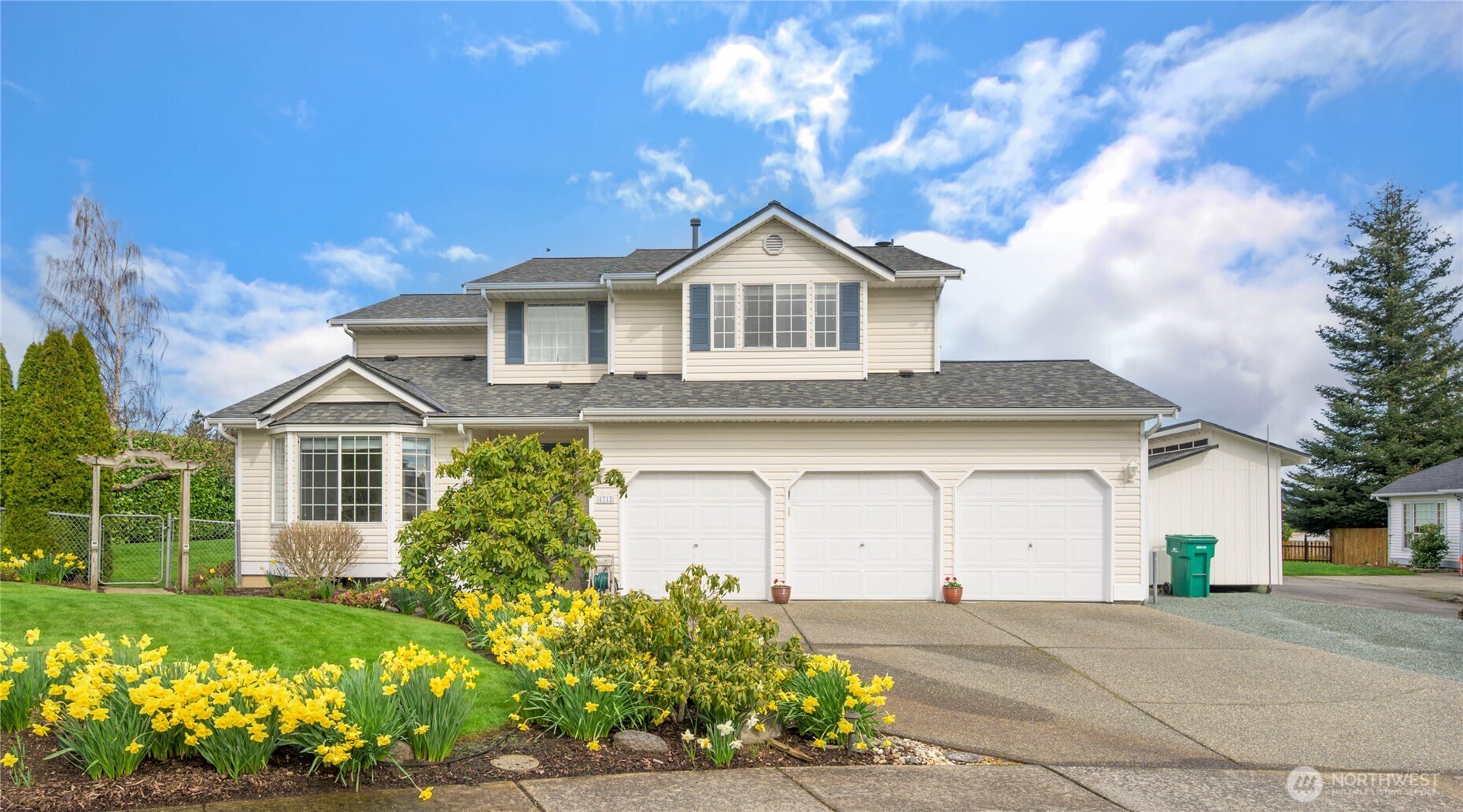1712 25th H Court Property Photo