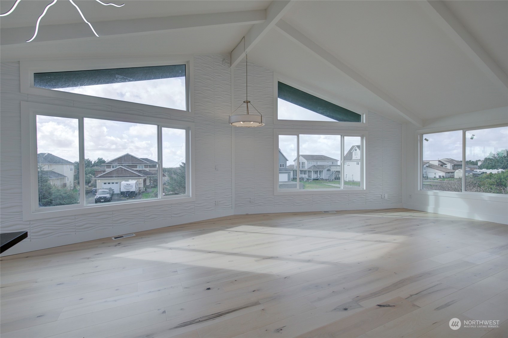 506 S Sand Dune Avenue Property Photo 8