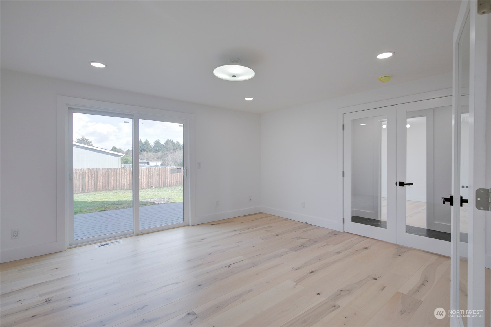 506 S Sand Dune Avenue Property Photo 17