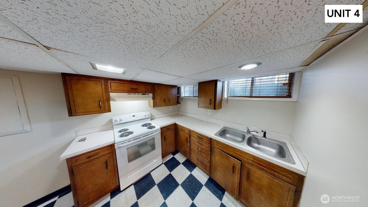 309 E Birch Street Property Photo 33