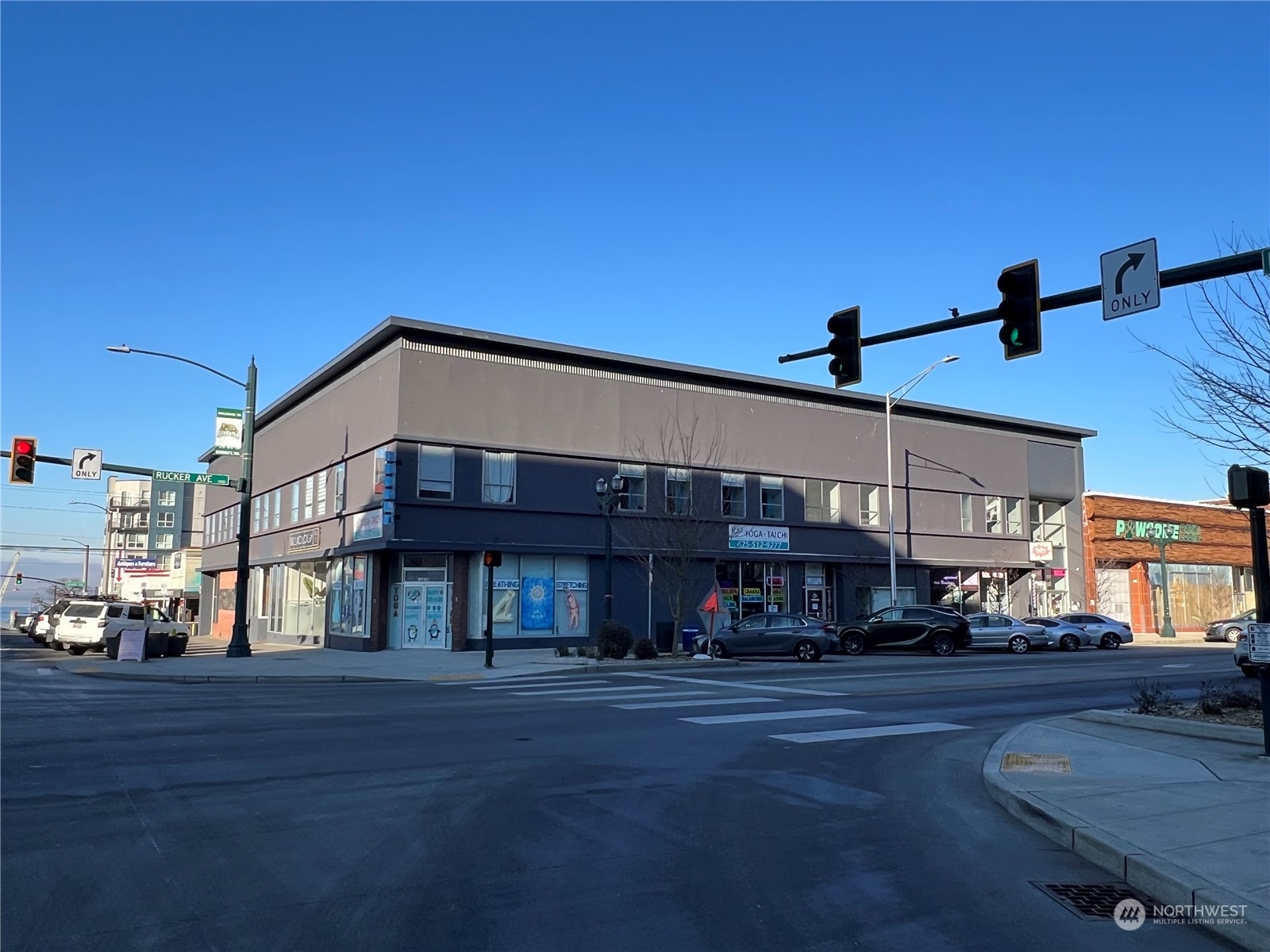 1313 Hewitt Avenue Property Photo 3