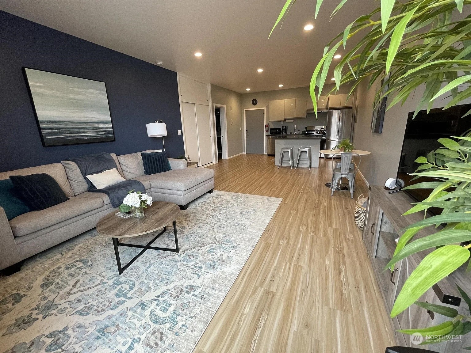 1313 Hewitt Avenue Property Photo 16