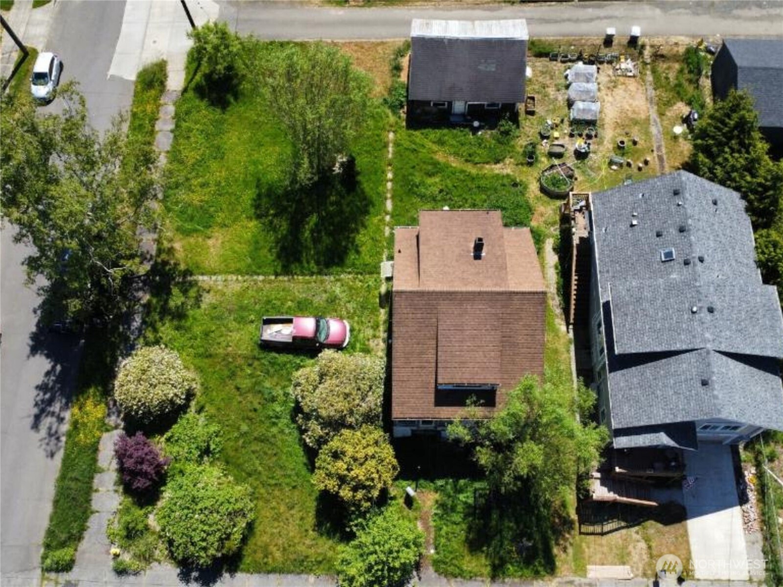 1223 E 2nd Street Property Photo