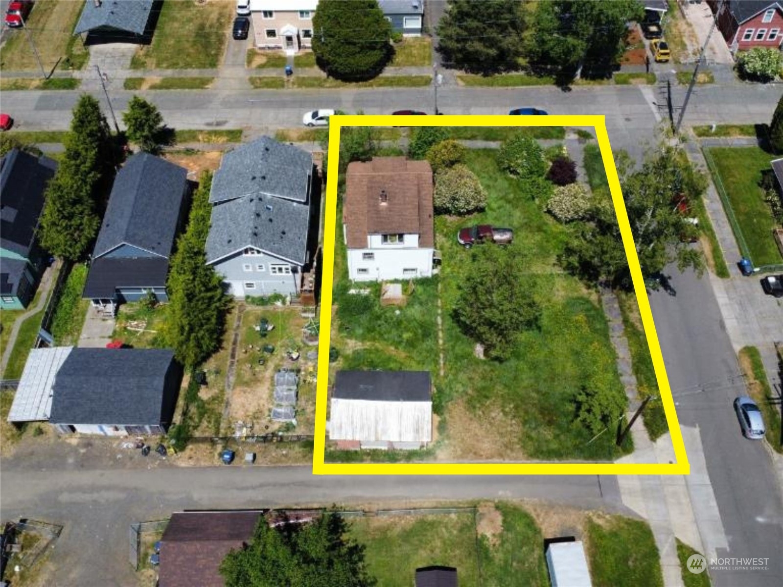 1223 E 2nd Street Property Photo 37