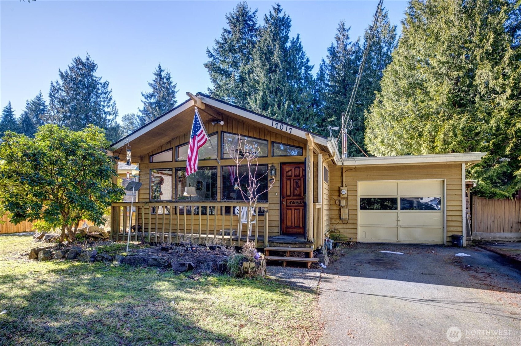 17017 10th Avenue Property Photo