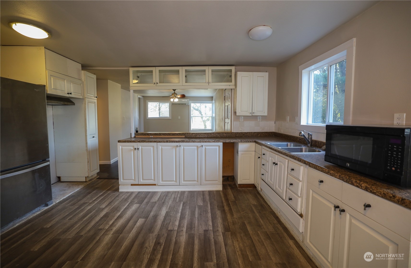 1506 Westport Road Property Photo 8