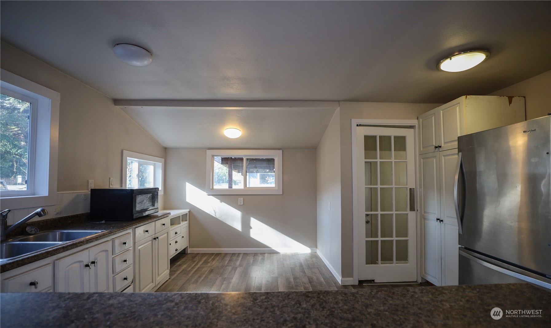 1506 Westport Road Property Photo 9