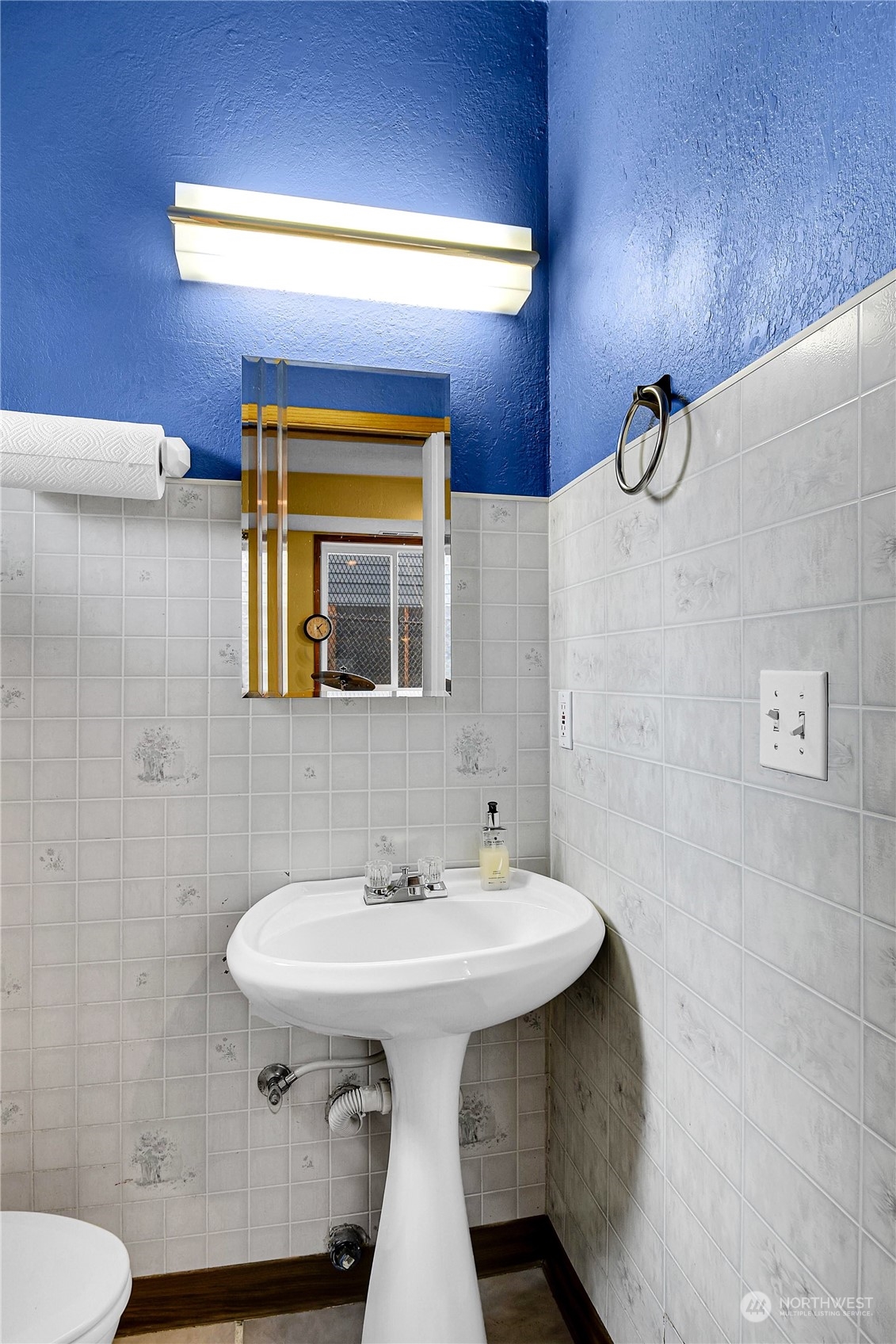 5402 S Cloverdale Street Property Photo 11