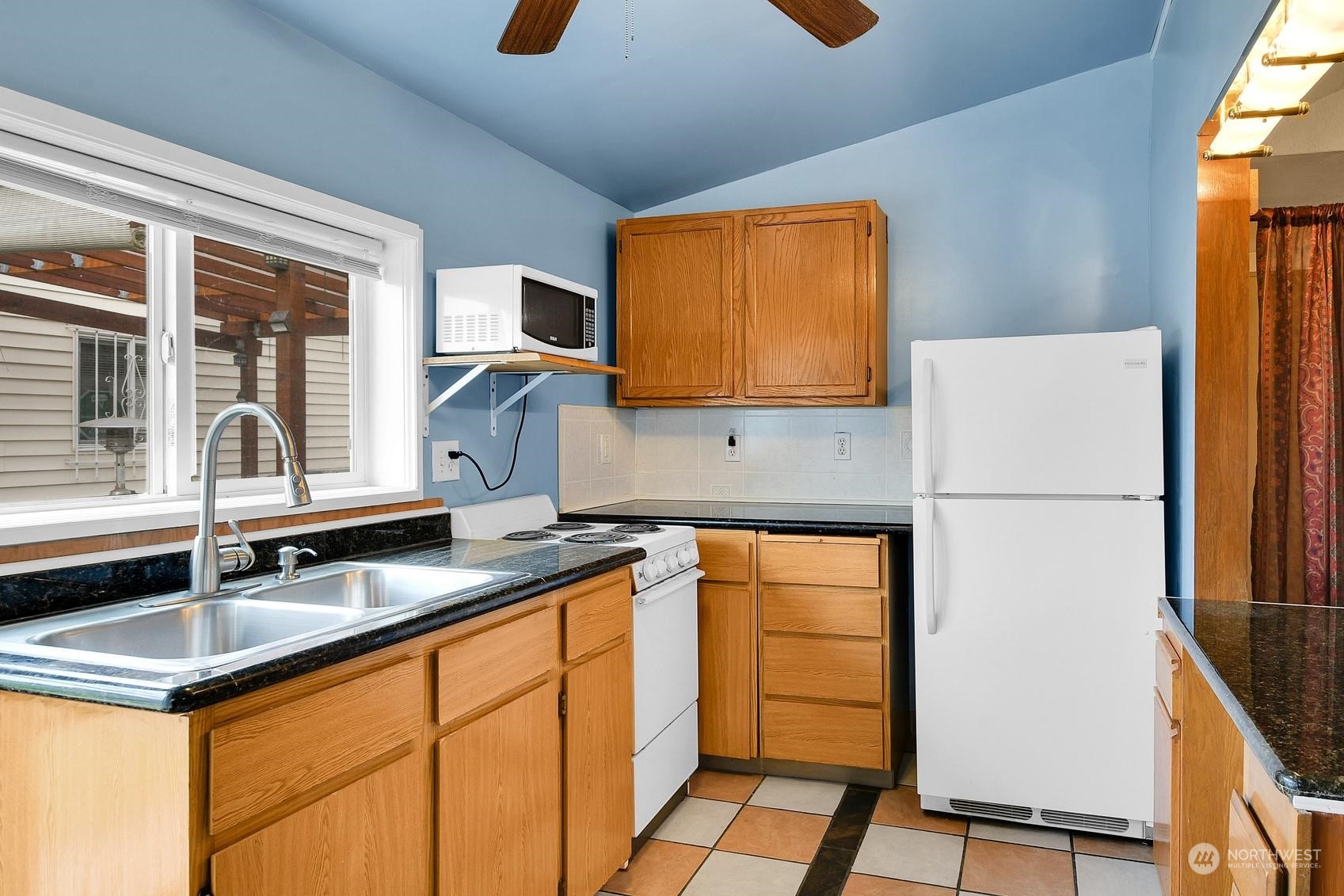 5402 S Cloverdale Street Property Photo 25