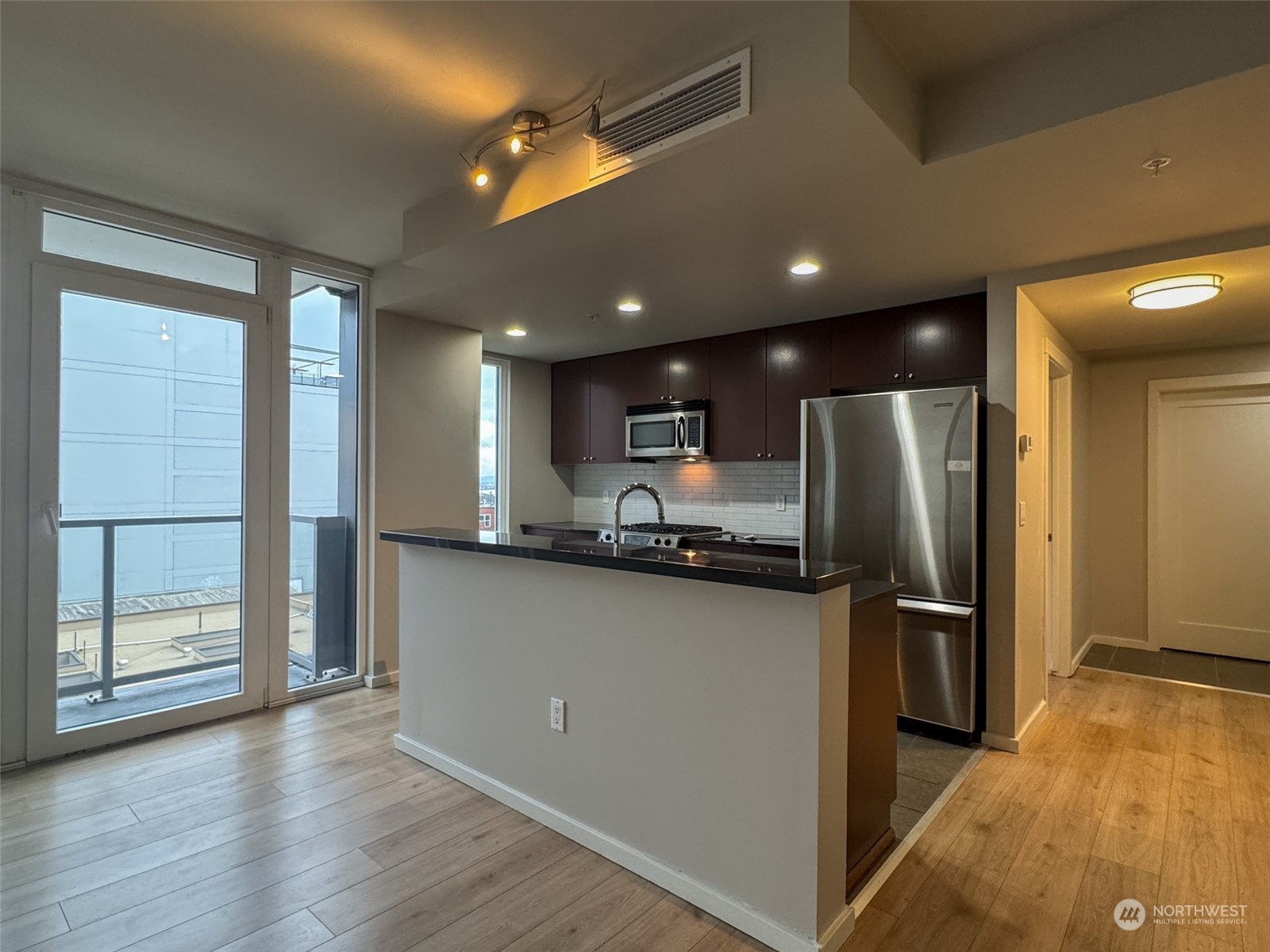 76 Cedar Street 808 Property Photo 11
