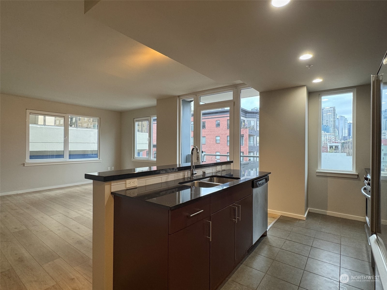 76 Cedar Street 808 Property Photo 14