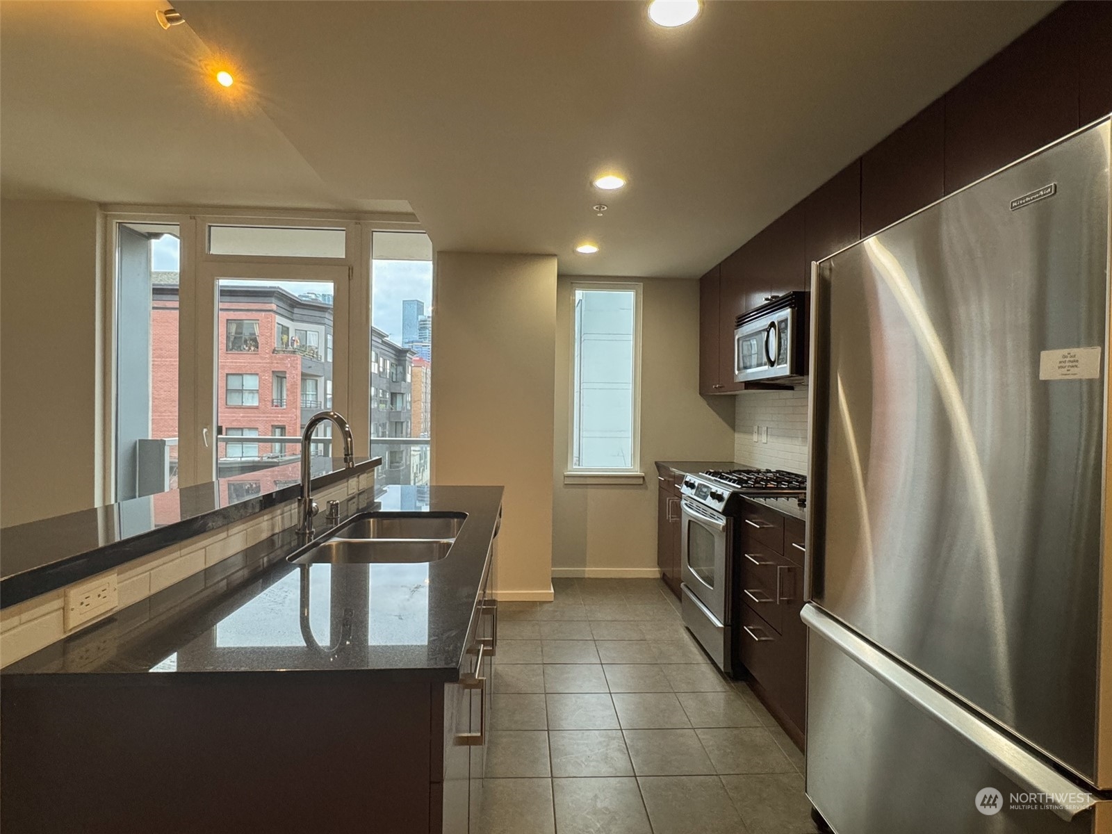 76 Cedar Street 808 Property Photo 15