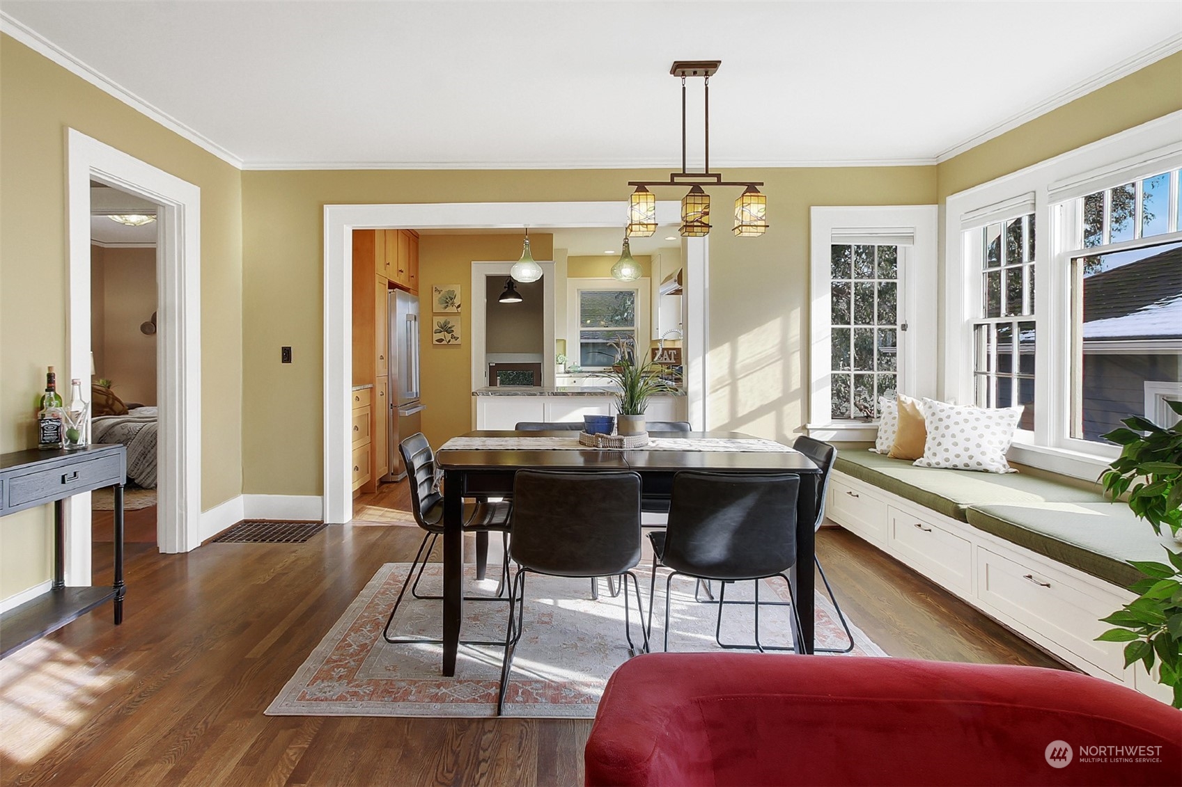3906 Burke Avenue Property Photo 8