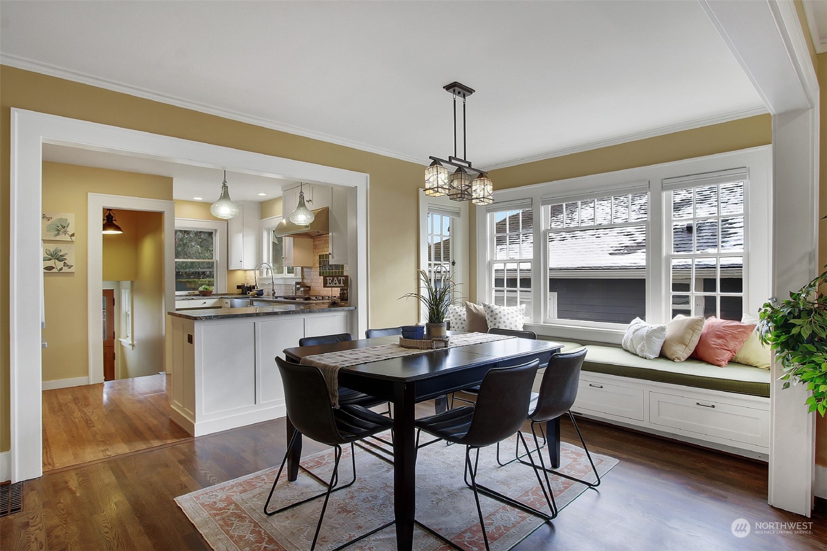 3906 Burke Avenue Property Photo 9