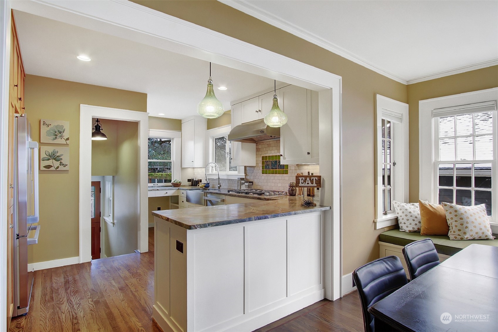 3906 Burke Avenue Property Photo 12