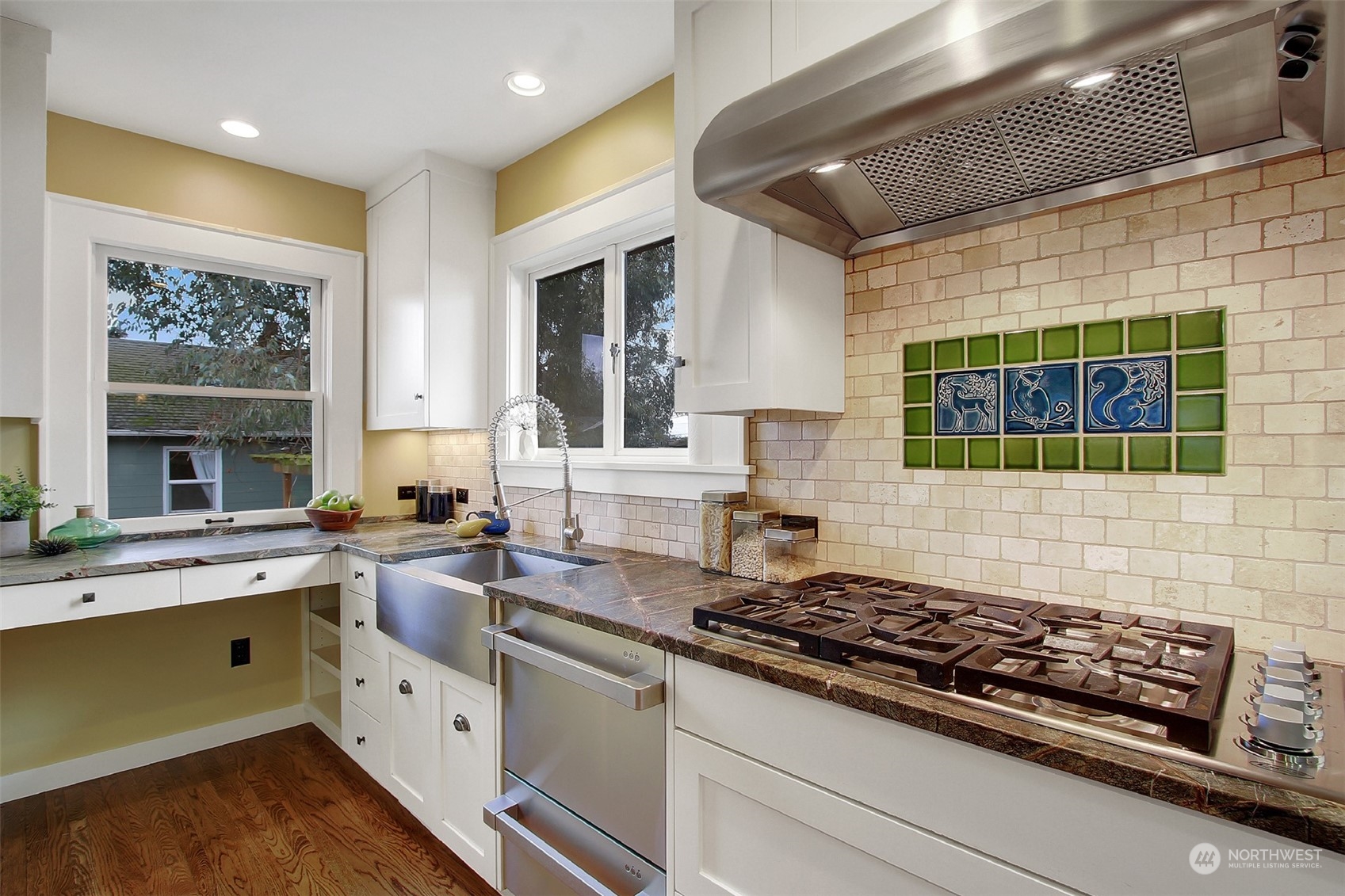 3906 Burke Avenue Property Photo 15