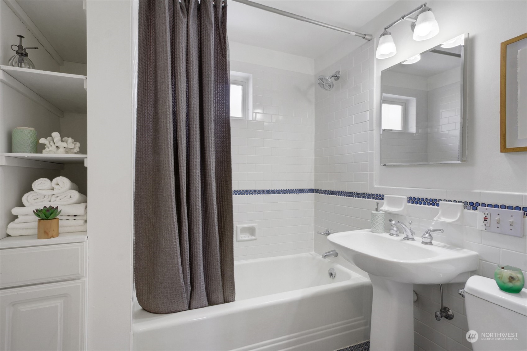 3906 Burke Avenue Property Photo 20