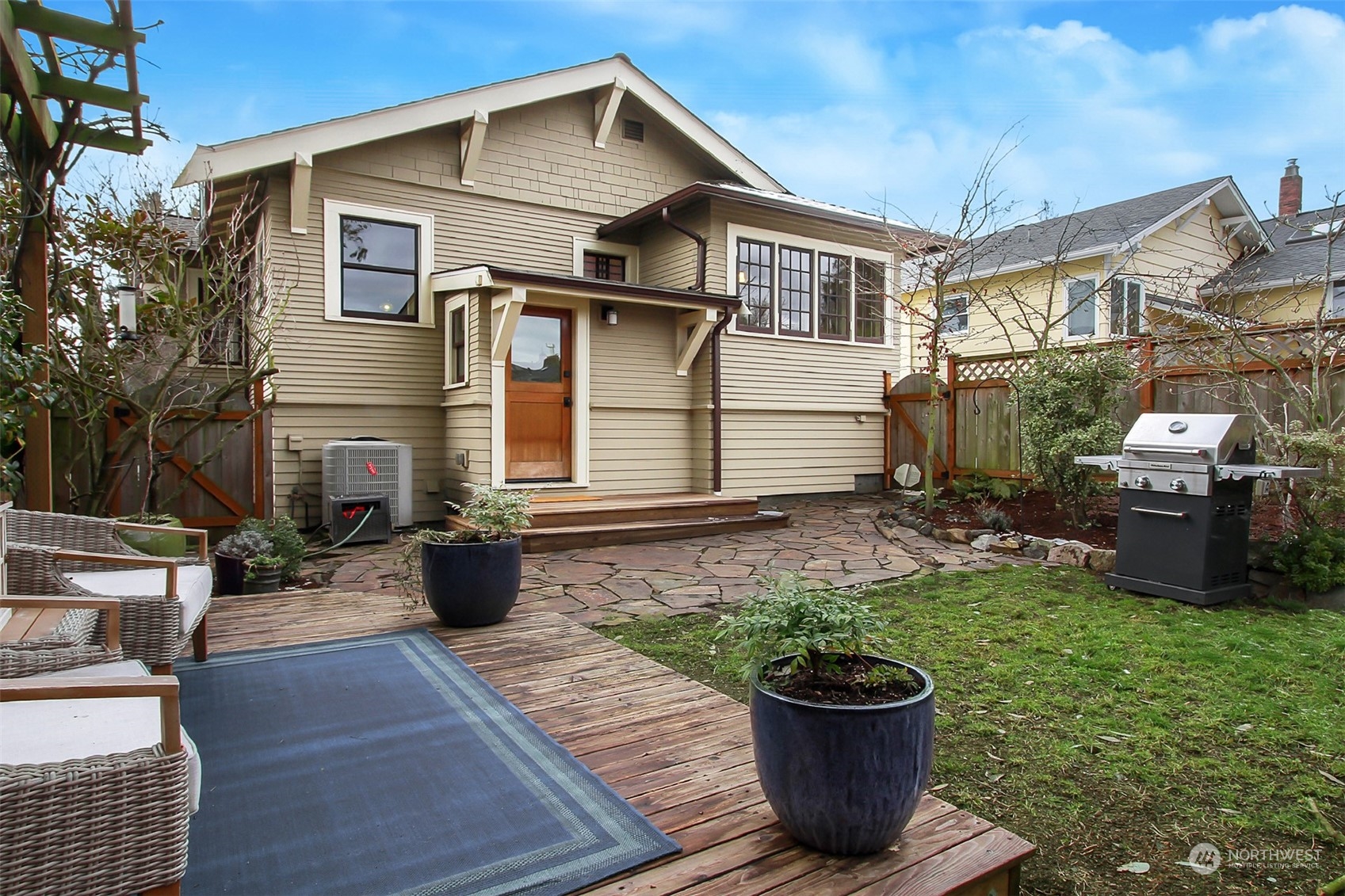 3906 Burke Avenue Property Photo 33