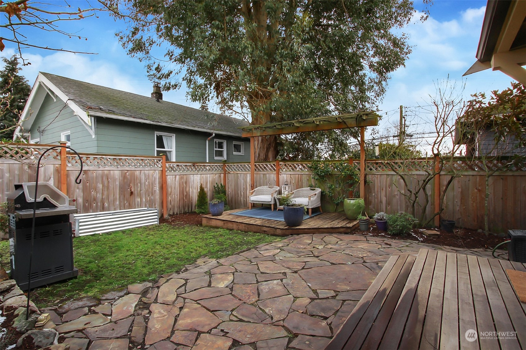 3906 Burke Avenue Property Photo 34