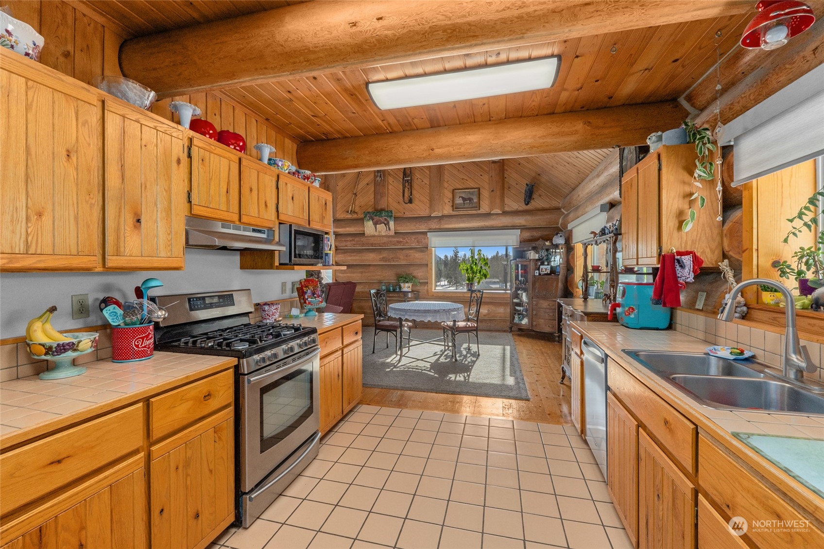 1427 N Chapin Road Property Photo 5