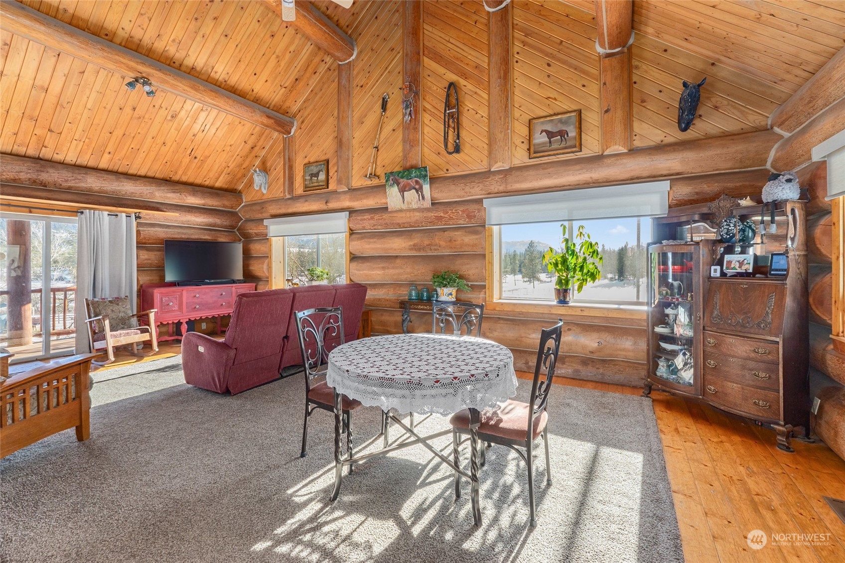 1427 N Chapin Road Property Photo 8