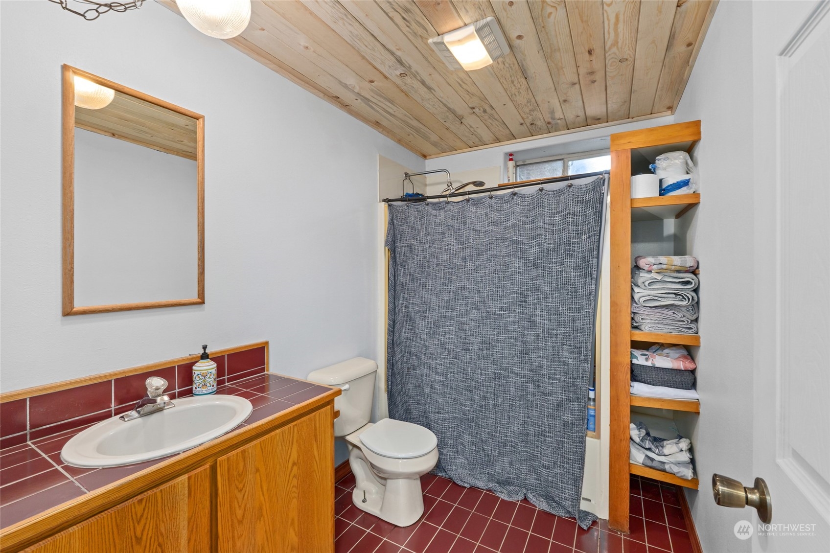 1427 N Chapin Road Property Photo 17