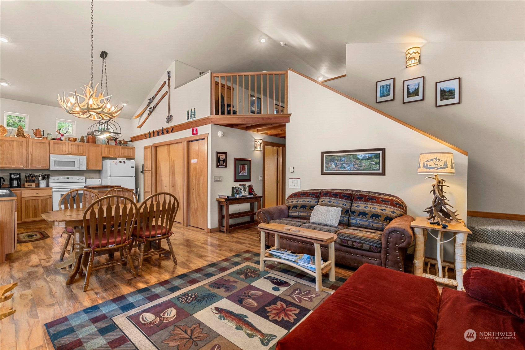 25813 Bridle Lane Property Photo 9