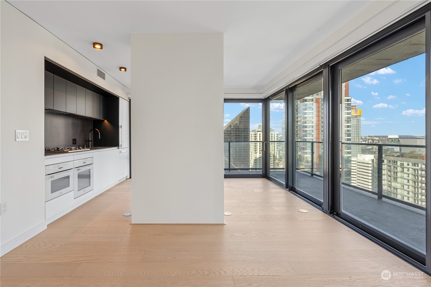 300 Virginia Street 2502 Property Photo 10