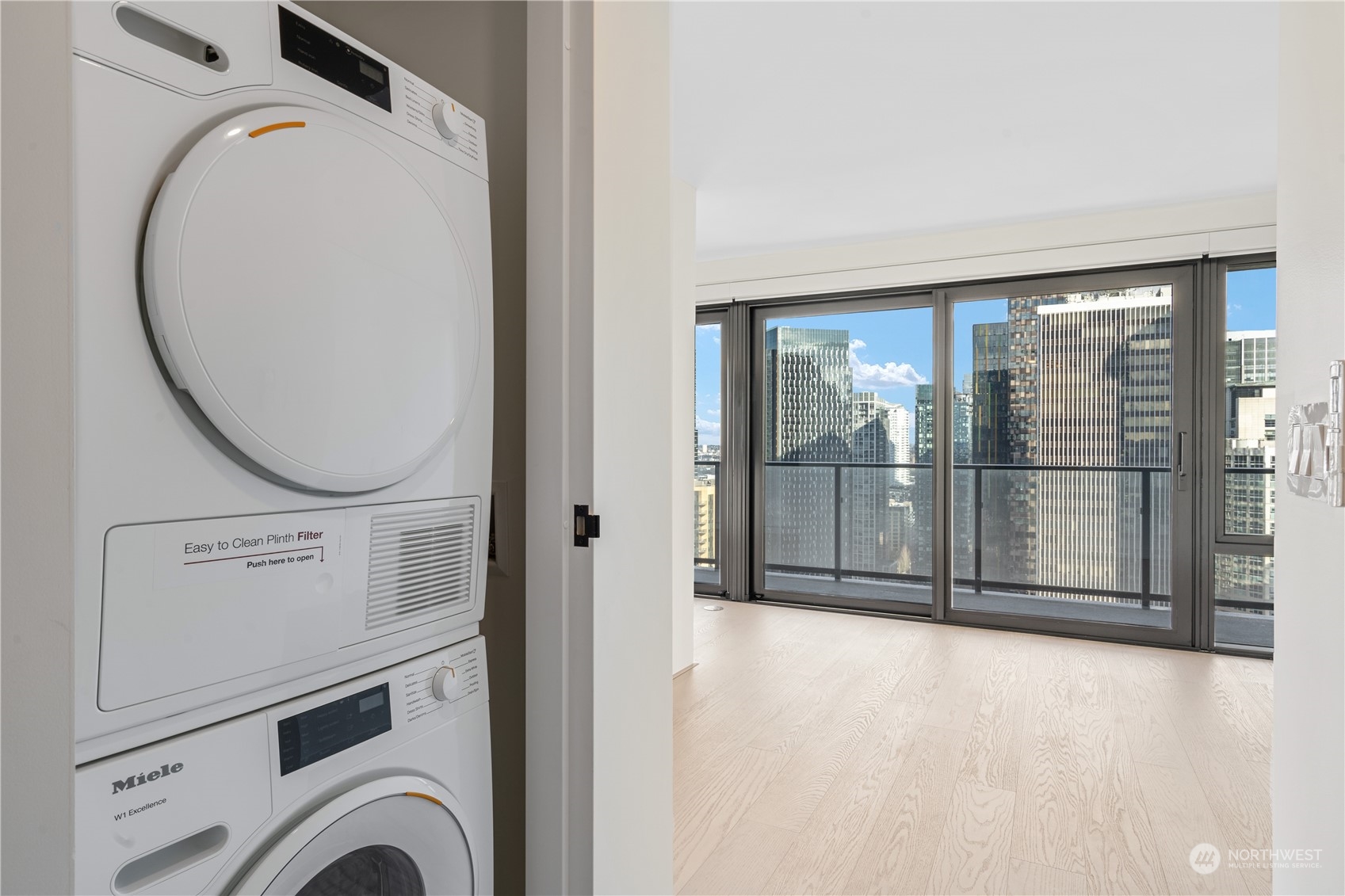 300 Virginia Street 2502 Property Photo 15