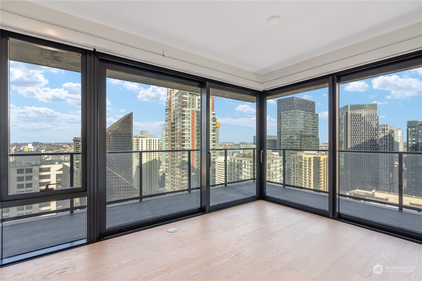 300 Virginia Street 2502 Property Photo 17