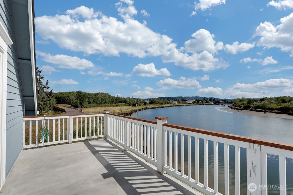 346 Island Lane Property Photo