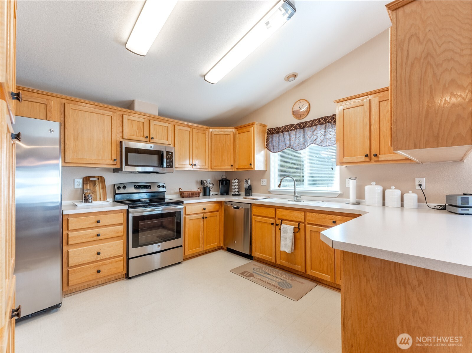 515 Country Lane Property Photo 8