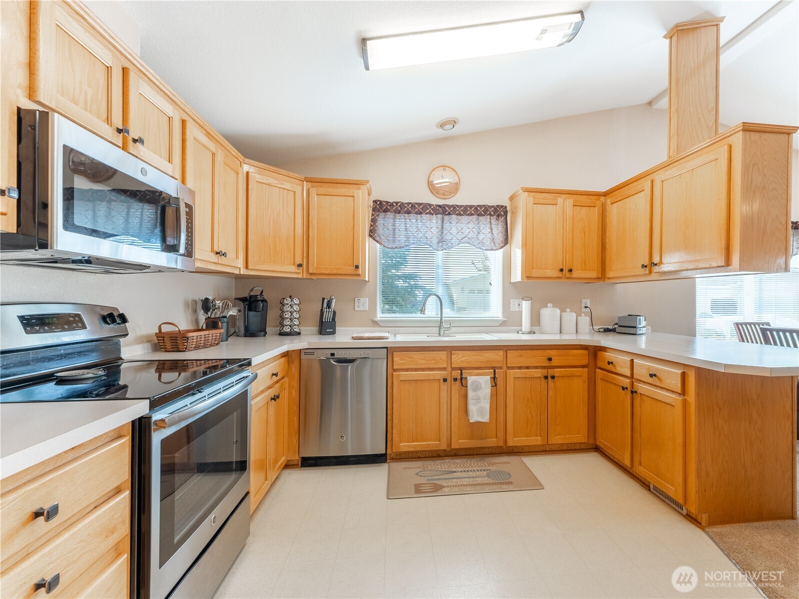 515 Country Lane Property Photo 9