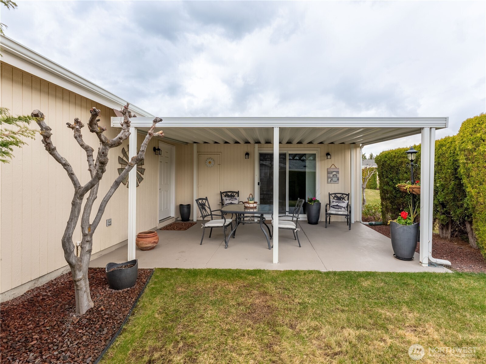 515 Country Lane Property Photo 24