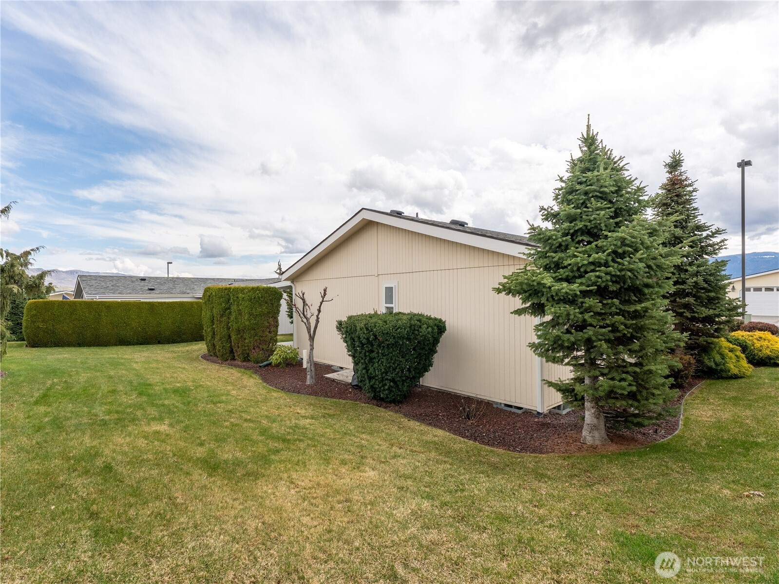 515 Country Lane Property Photo 31